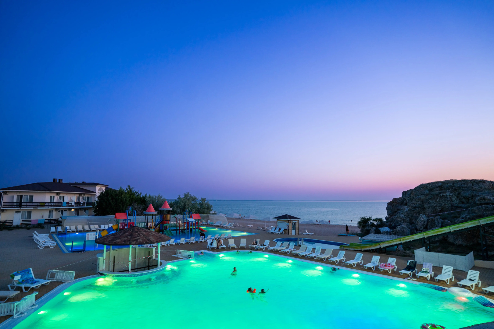 Семейный отель АзовЛенд