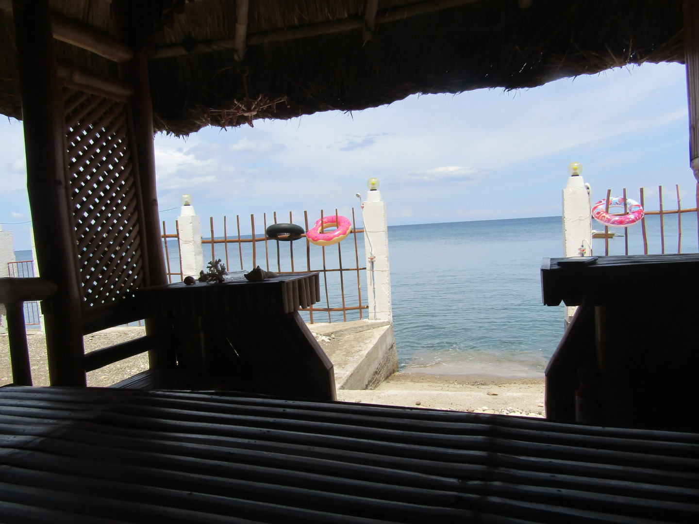 Бунгало Bamboo village on the beach