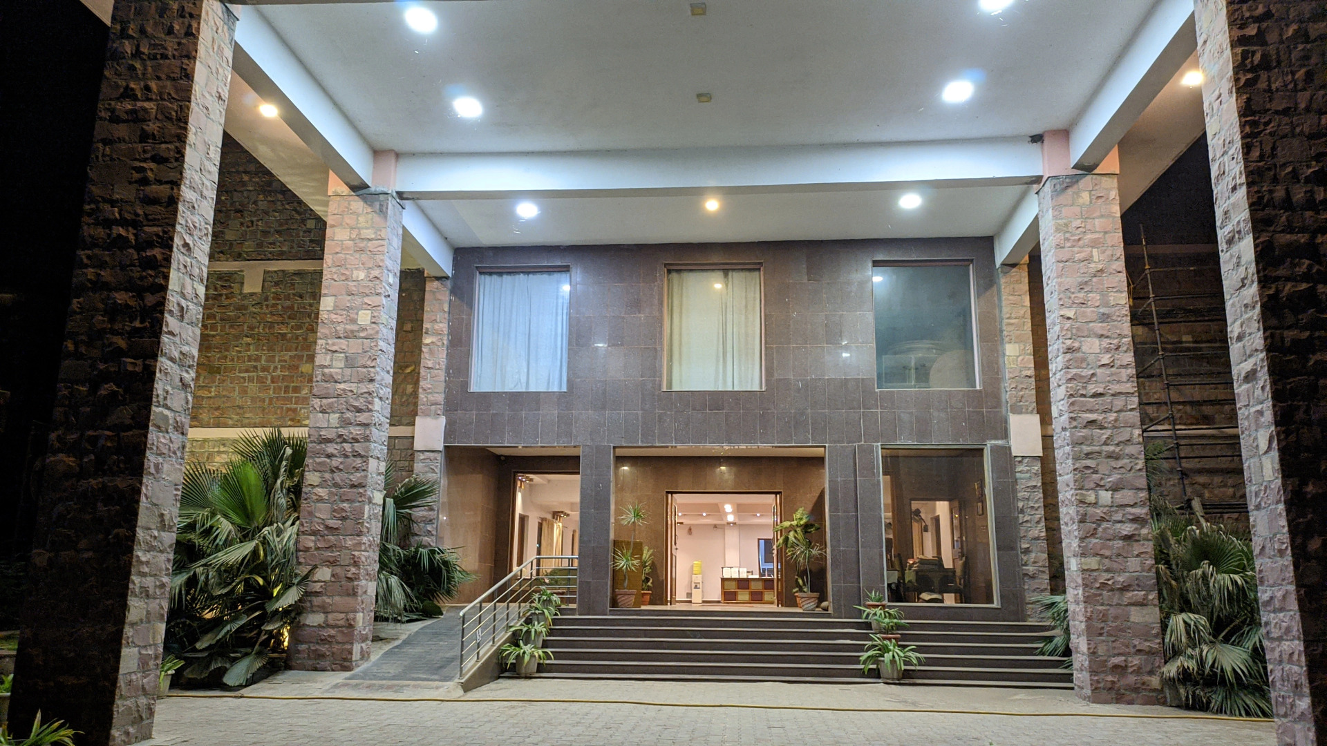 Отель Kanthi Resorts