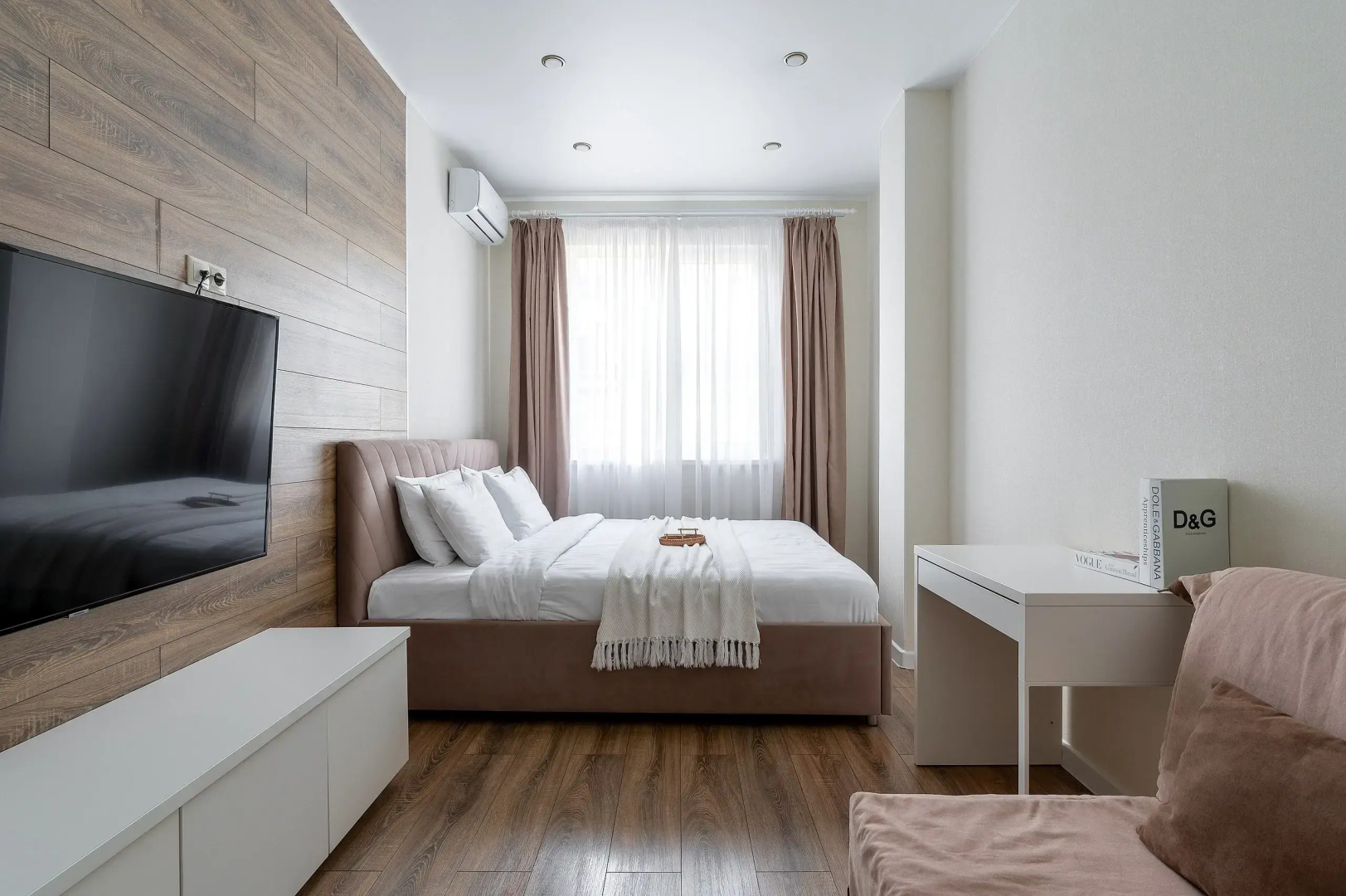 Апартаменты Red Apartments Арт Лайт Сити Моравия