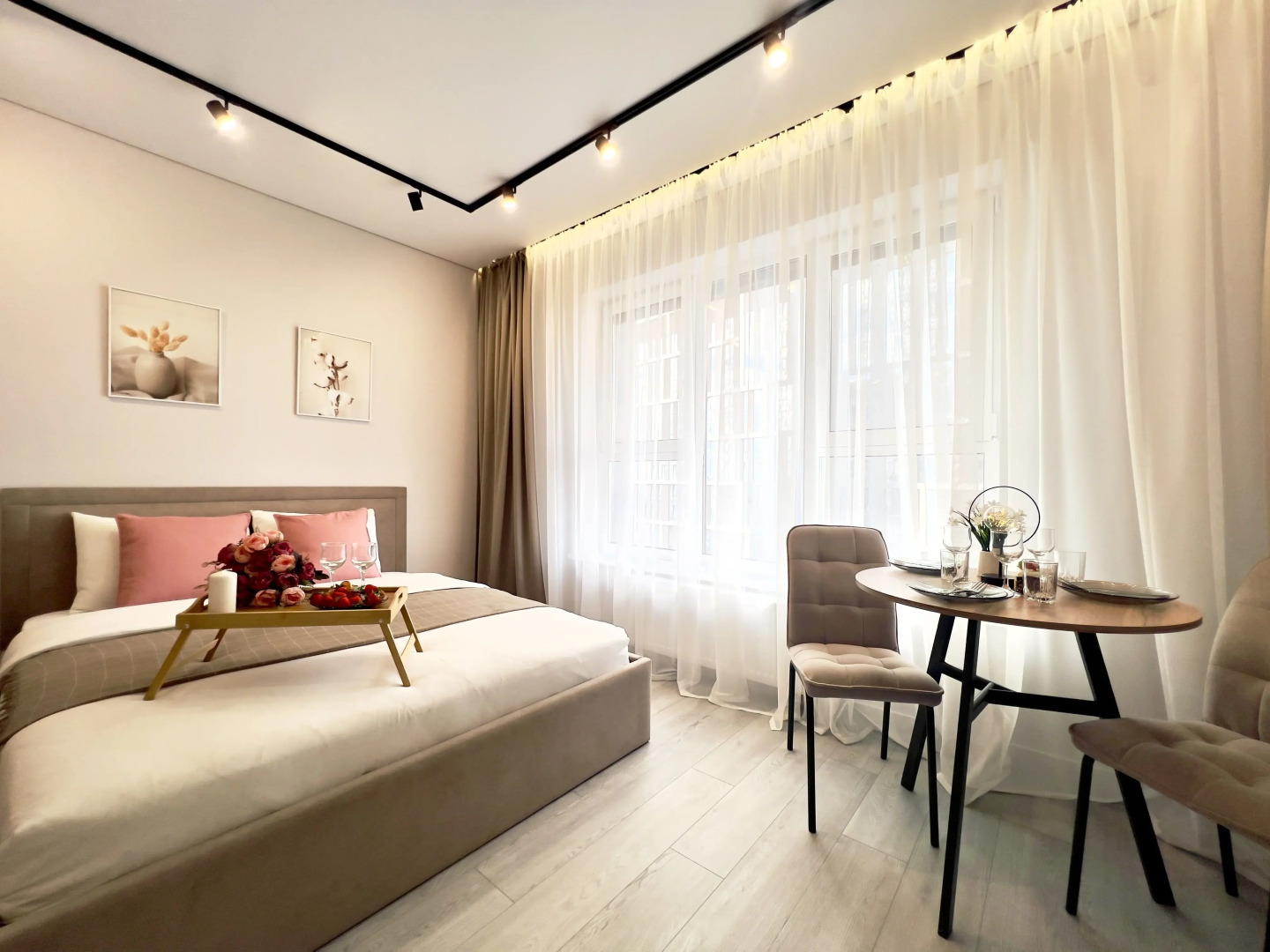 Апартаменты люкс ВыДома в авторском квартале Машаров в центре города