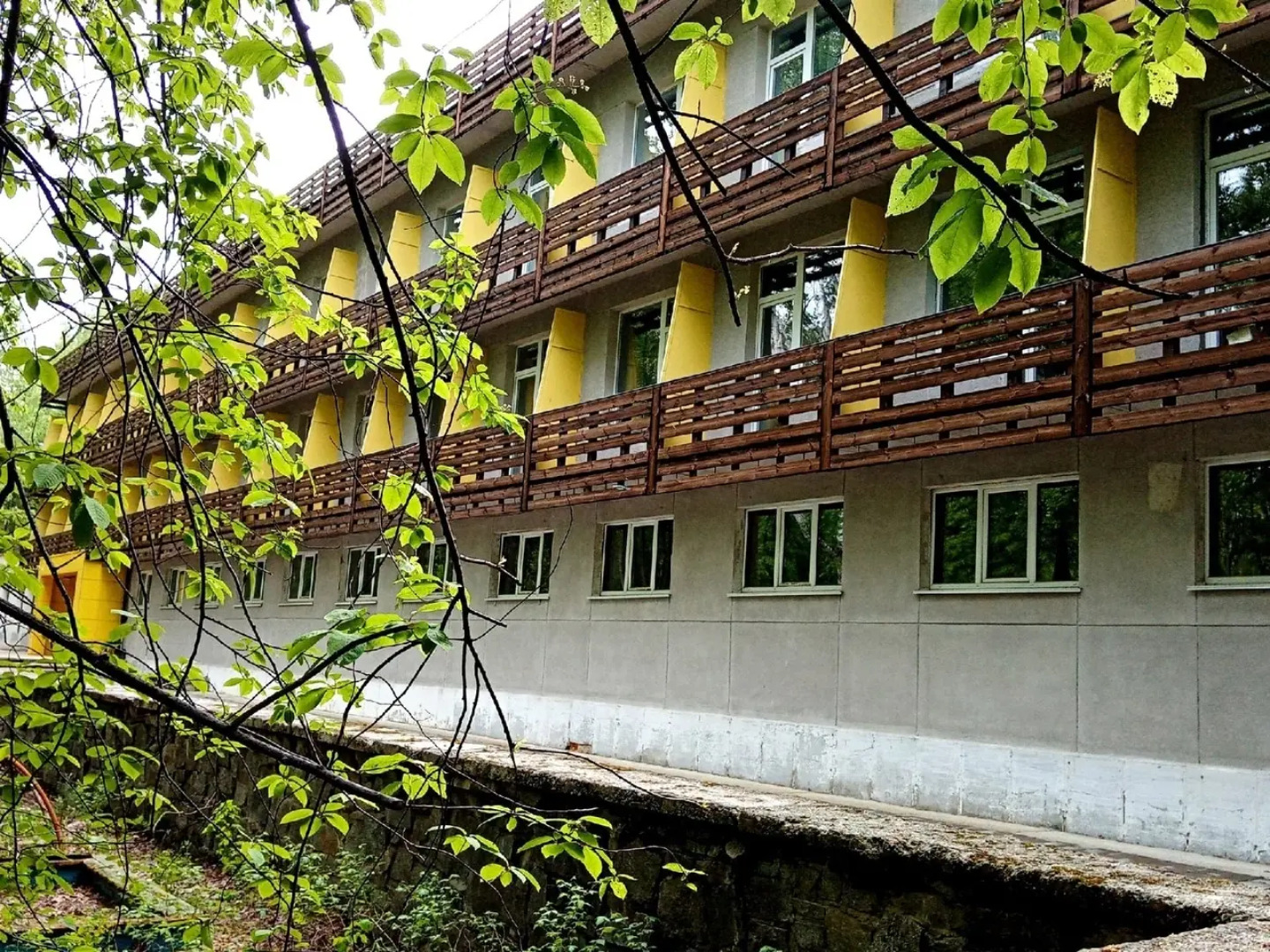 Отель Весна