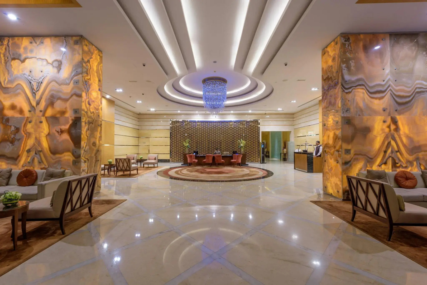 Отель La Suite Dubai Hotel & Apartments