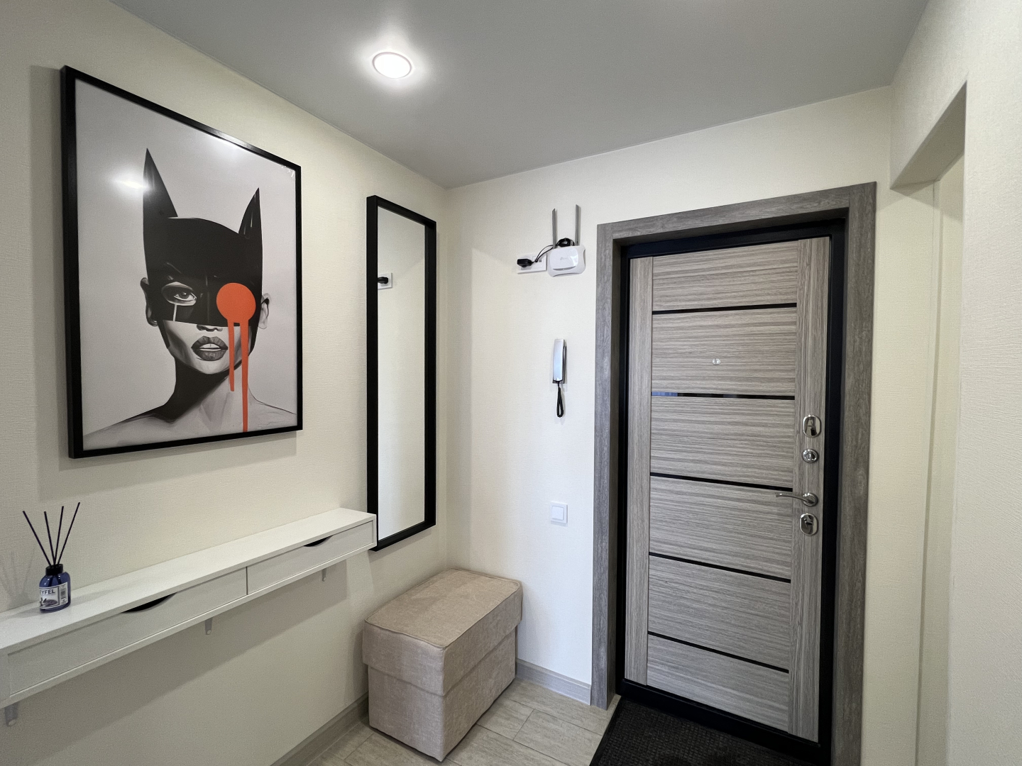 Апартаменты Дизайнерские "Batman-House"