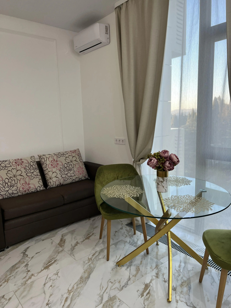 S Basseynom ZHK Metropol Apartments