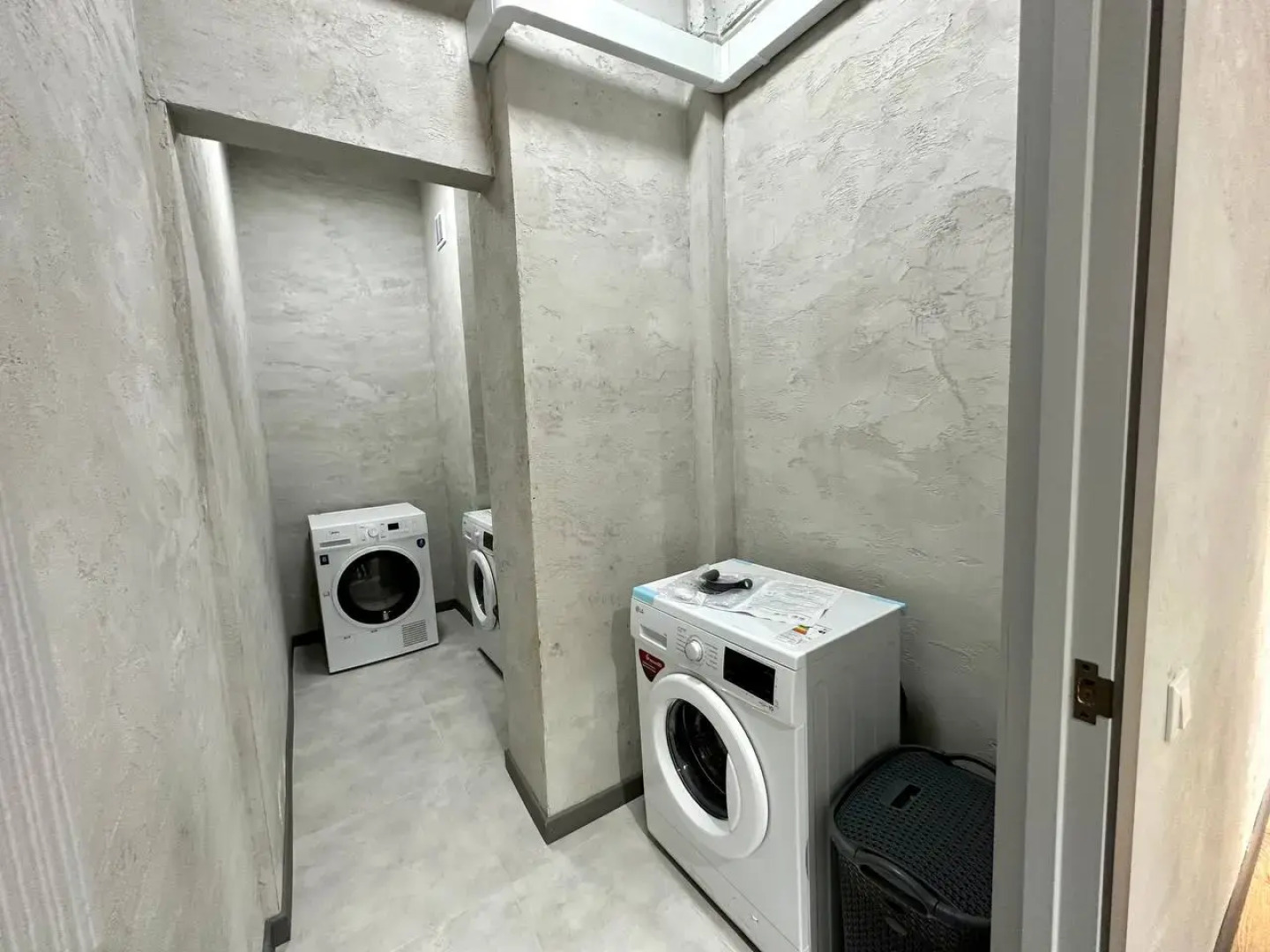 Хостел izzzi hostel Bishkek