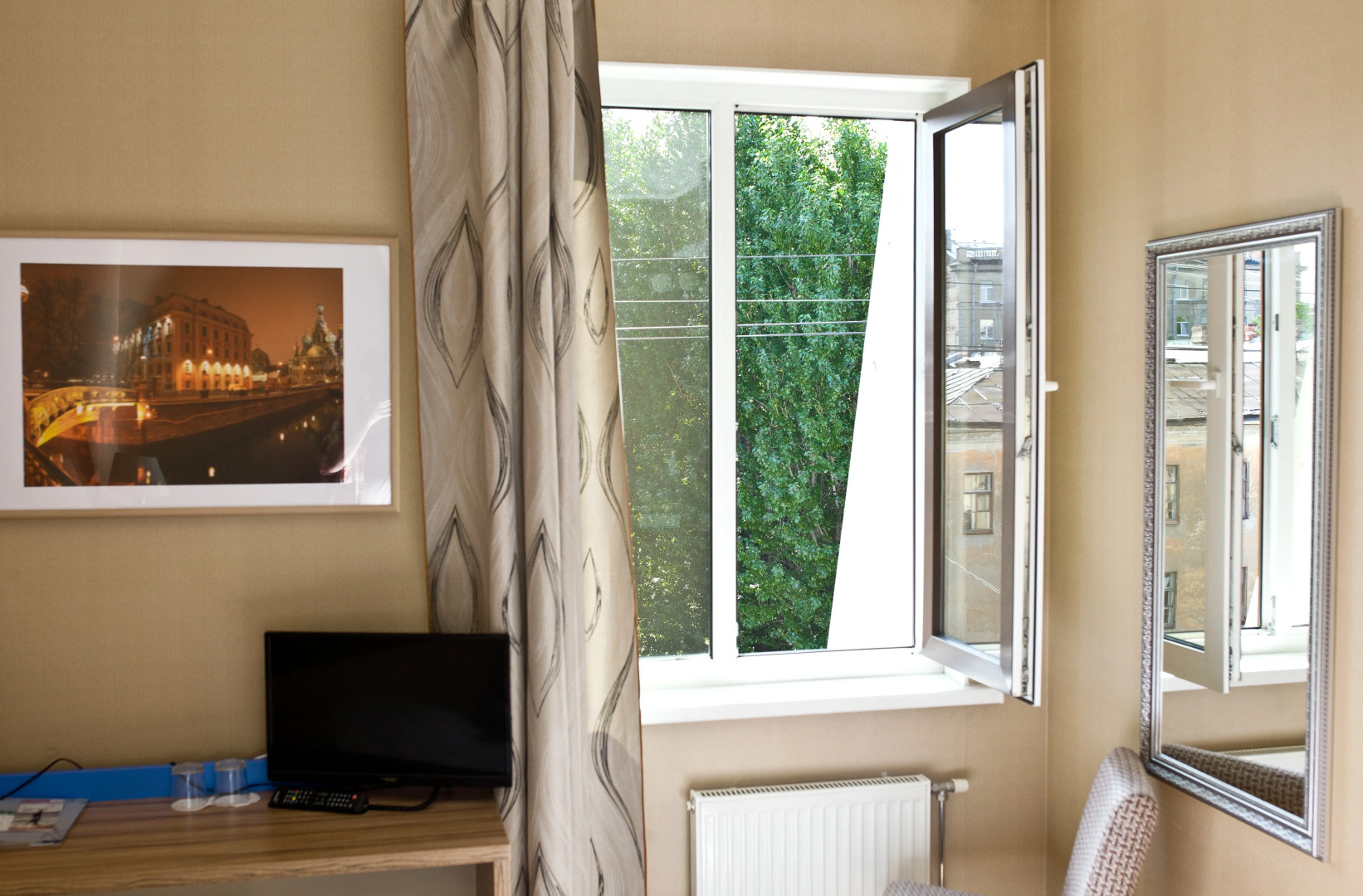 Отель Камея