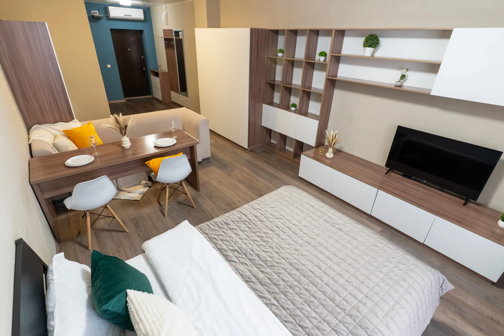 11 Апартаменты RADIUS Малышева 42А (20)