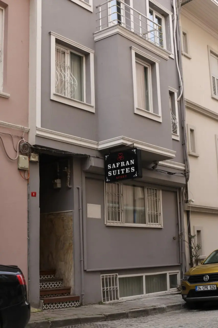 Отель Safran Suites