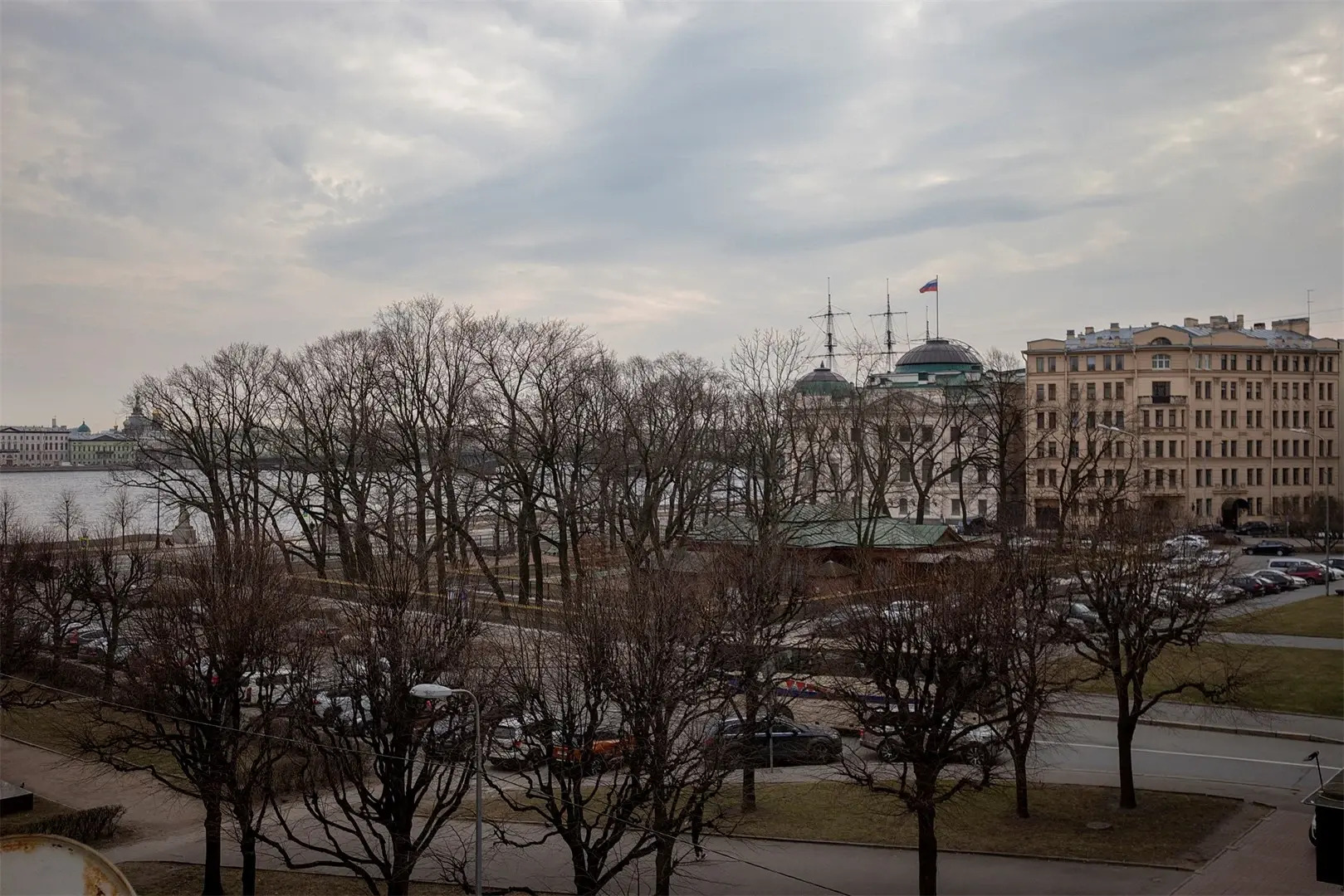 Квартира на Петровской Набережной