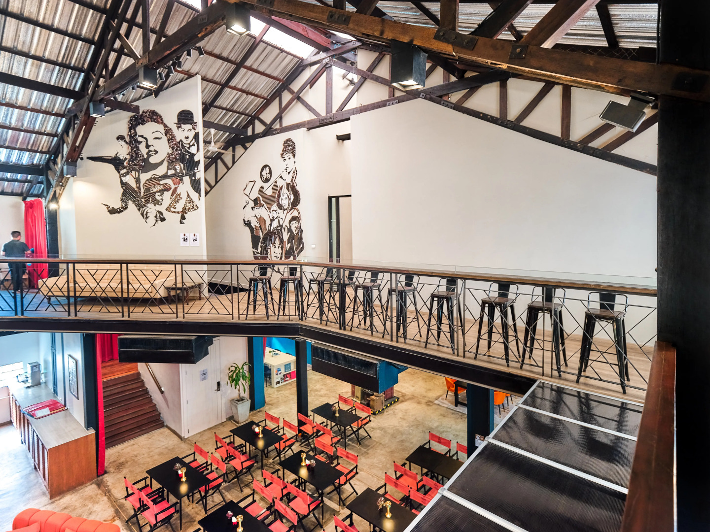 Отель Prince Theatre Heritage Stay