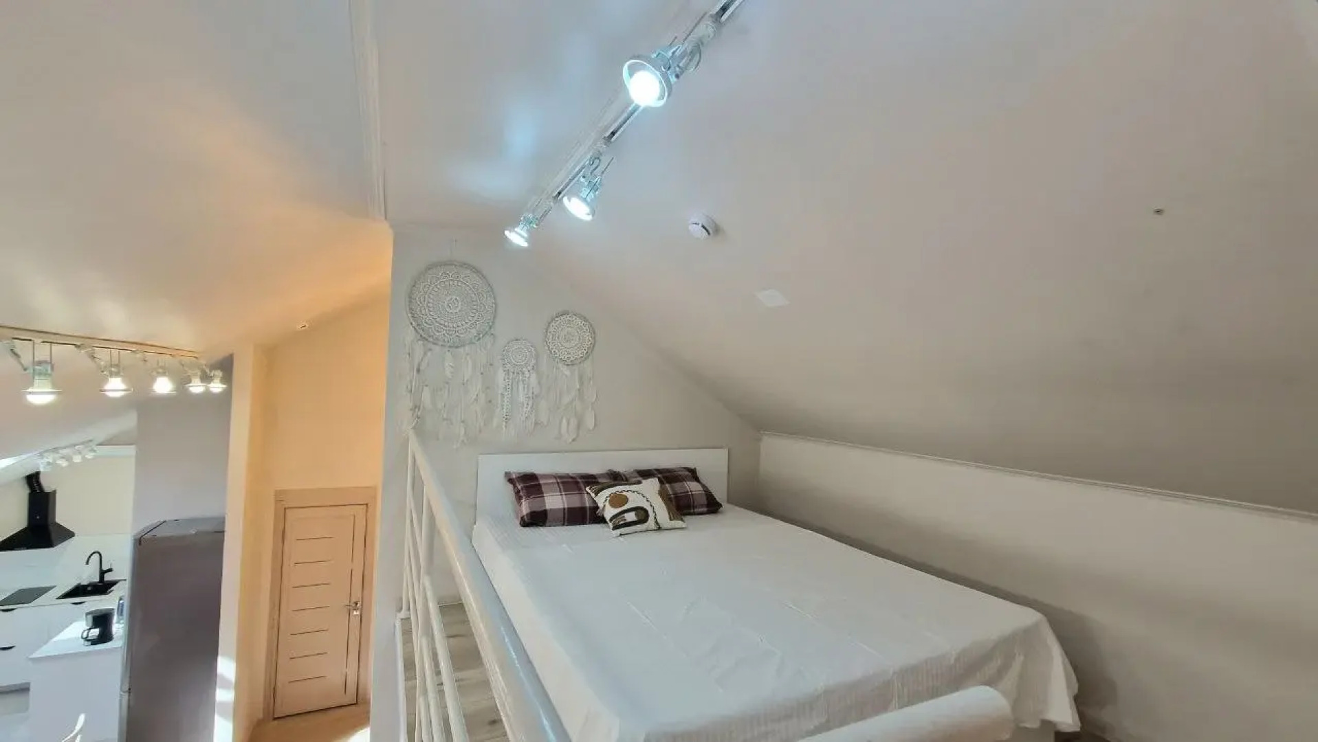 Квартира Просторная двухуровневая студия у подножия Казанского Кремля