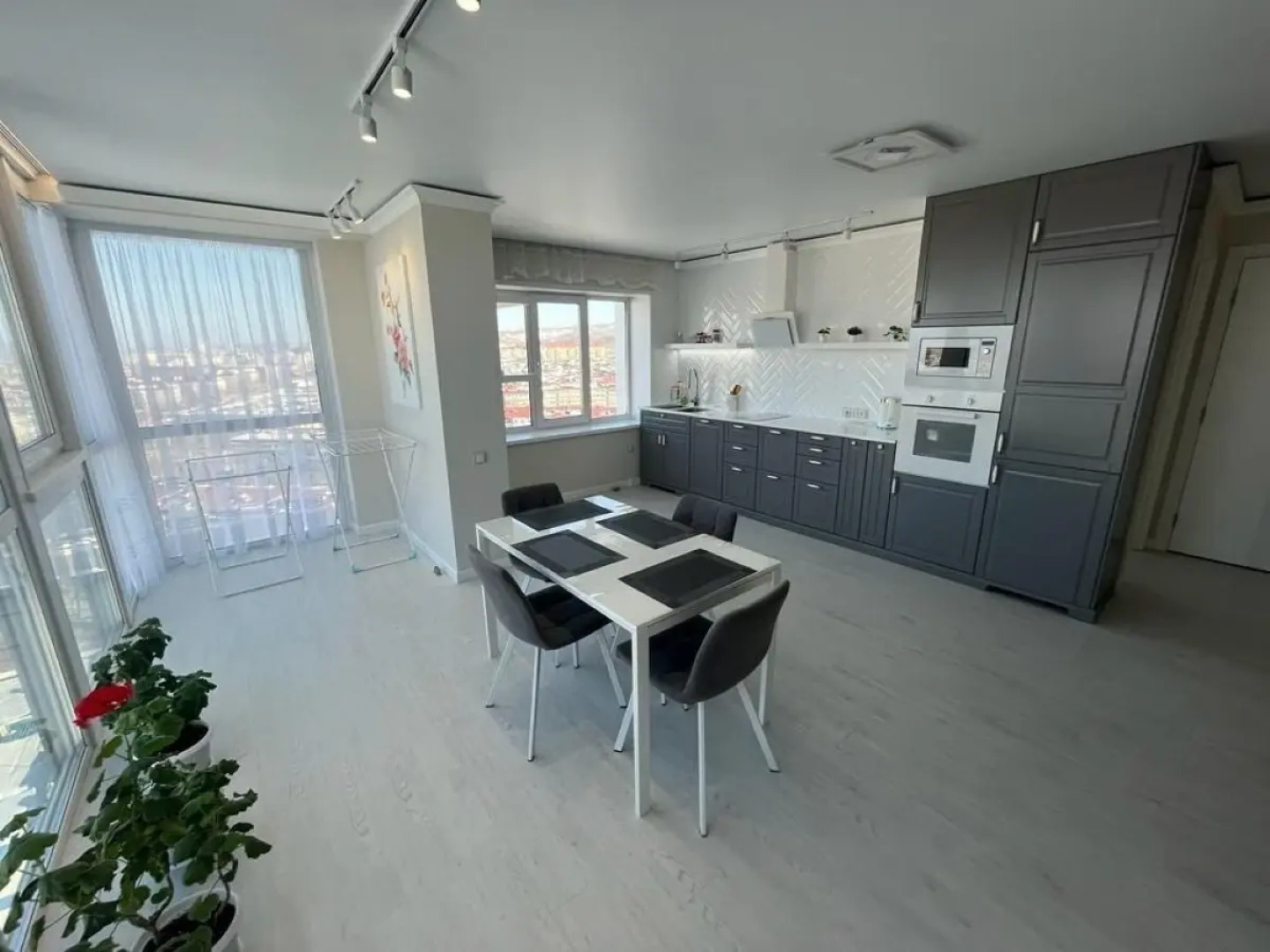 Квартира Трехкомнатная с красивым видом из окна