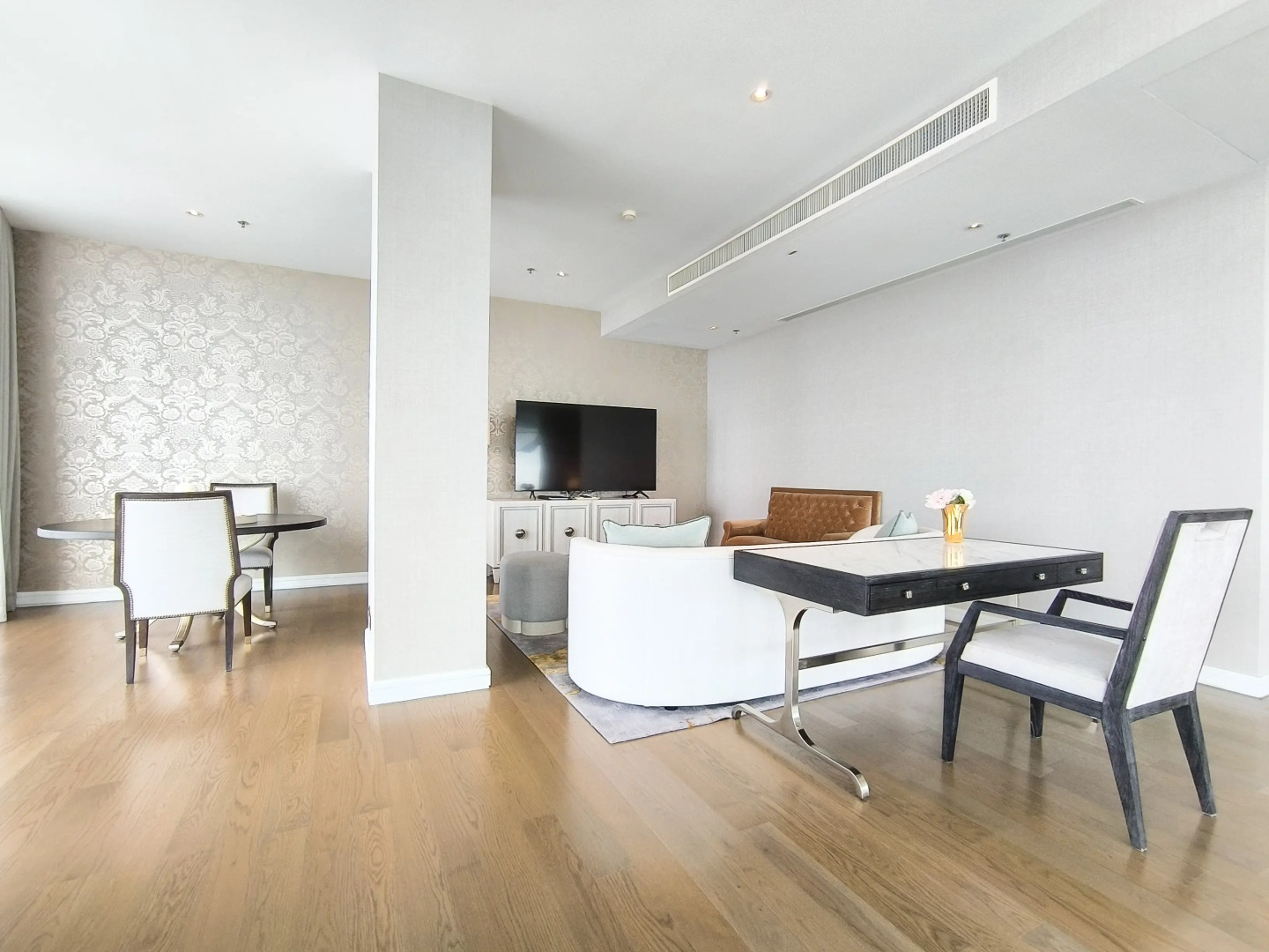 Отель Magnolias Ratchadamri Boulevard Serviced Residences