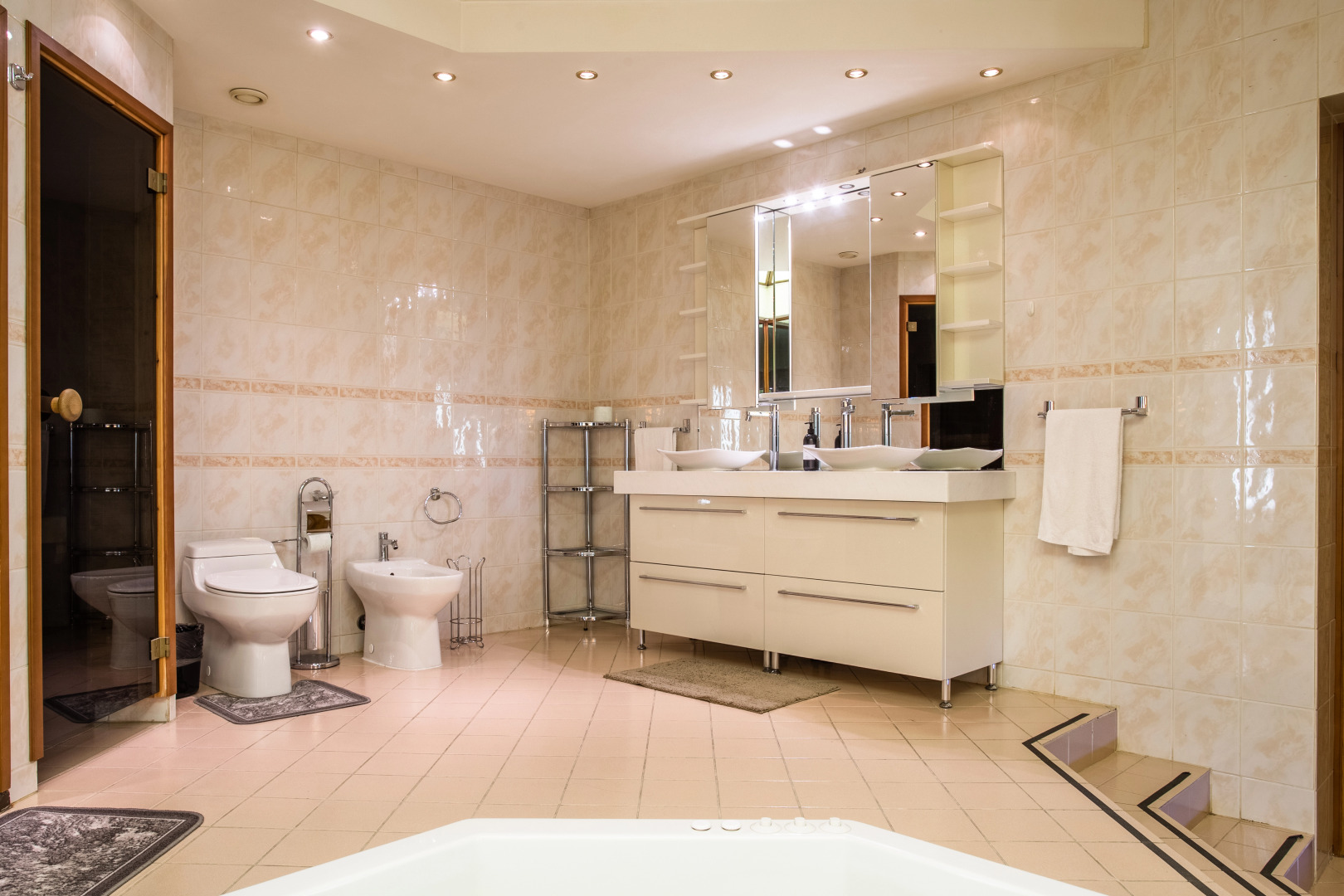 Апартаменты Art Home у Эрмитажа 7 комнат с видом на Неву