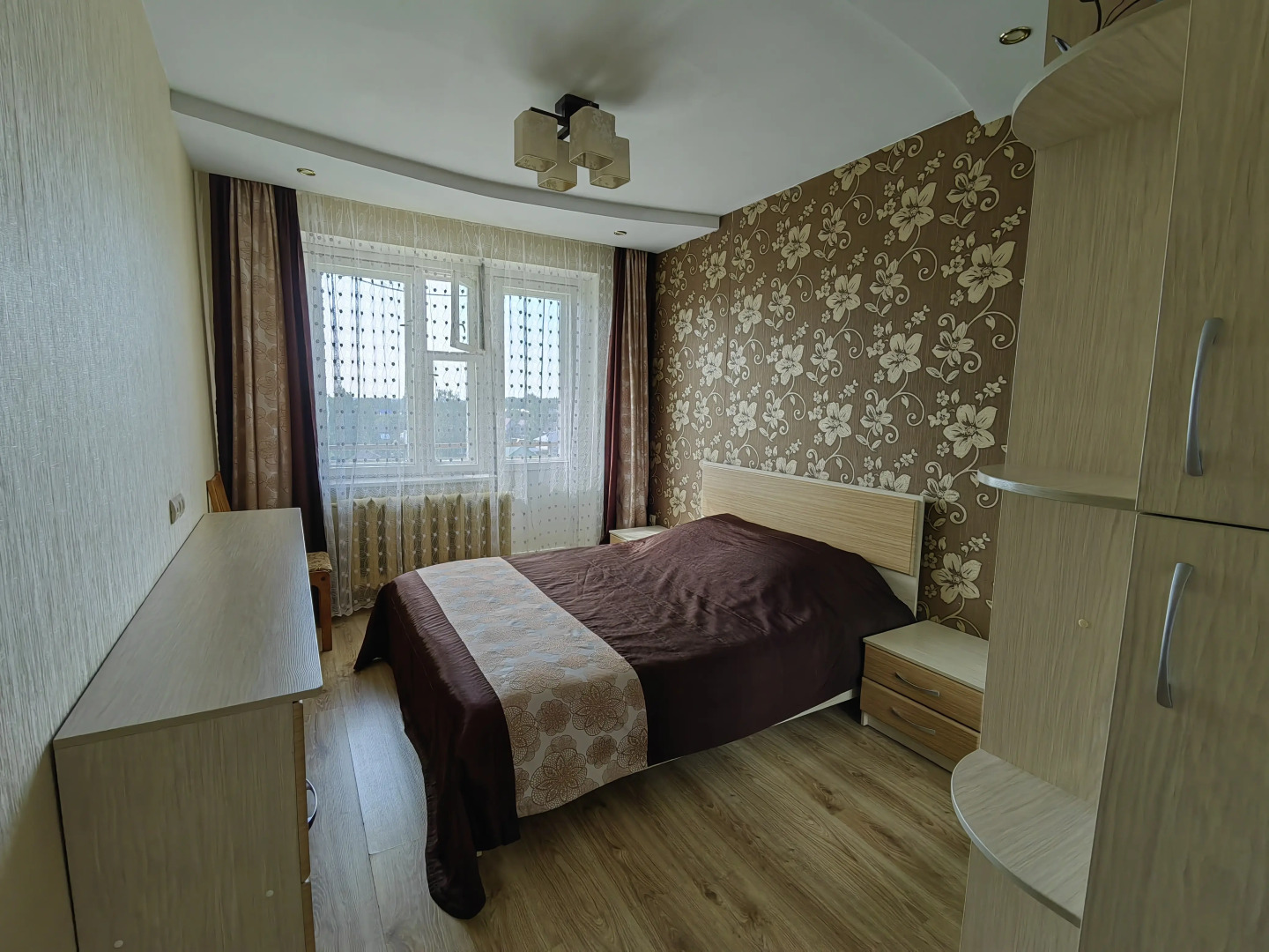 Апартаменты трехкомнатные  у Елены