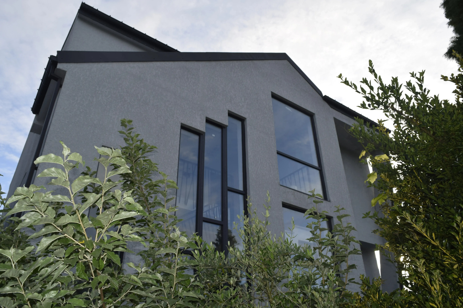 Отель TJ GARDENS