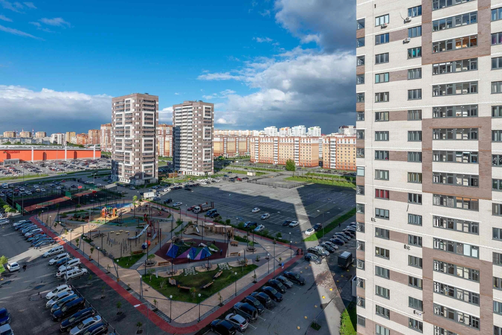 Апартаменты Топаз, закрытый двор, рядом ТЦ Кристалл