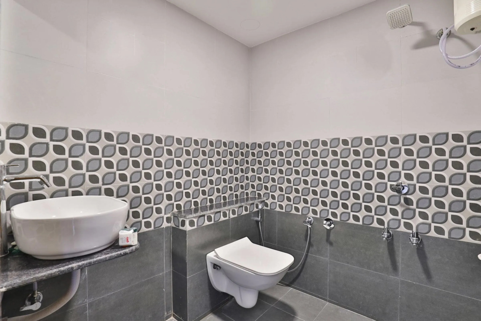 Отель Legend Inn