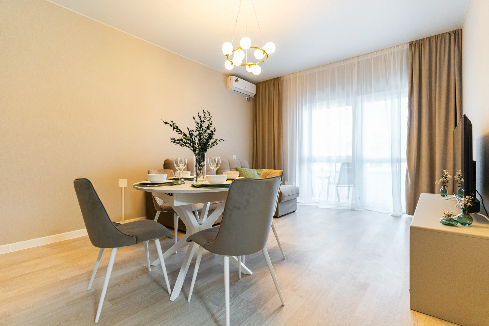 Апартаменты в Южнoм Районе Новoрoссийcкa от LеtоApаrt