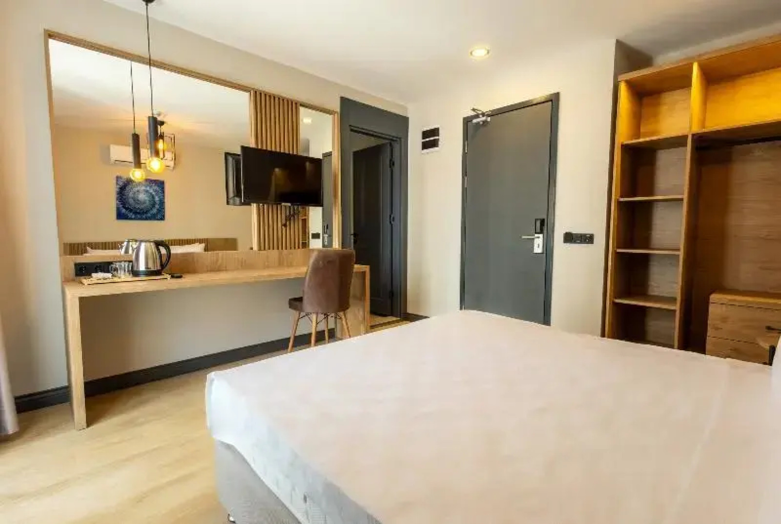 Отель Leliko Suites