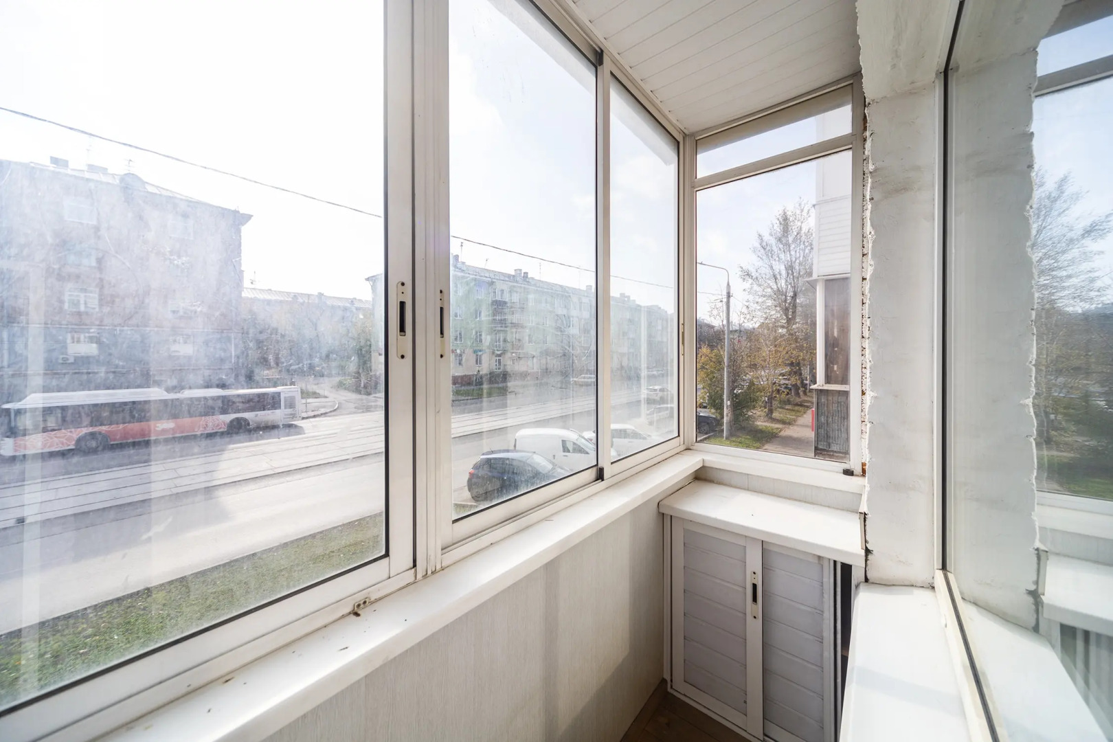 Апартаменты Мира 90