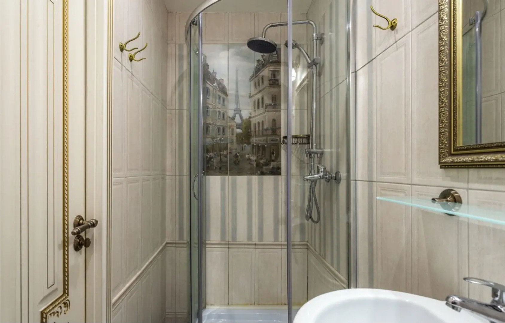 Апартаменты с видом на Александровский сад