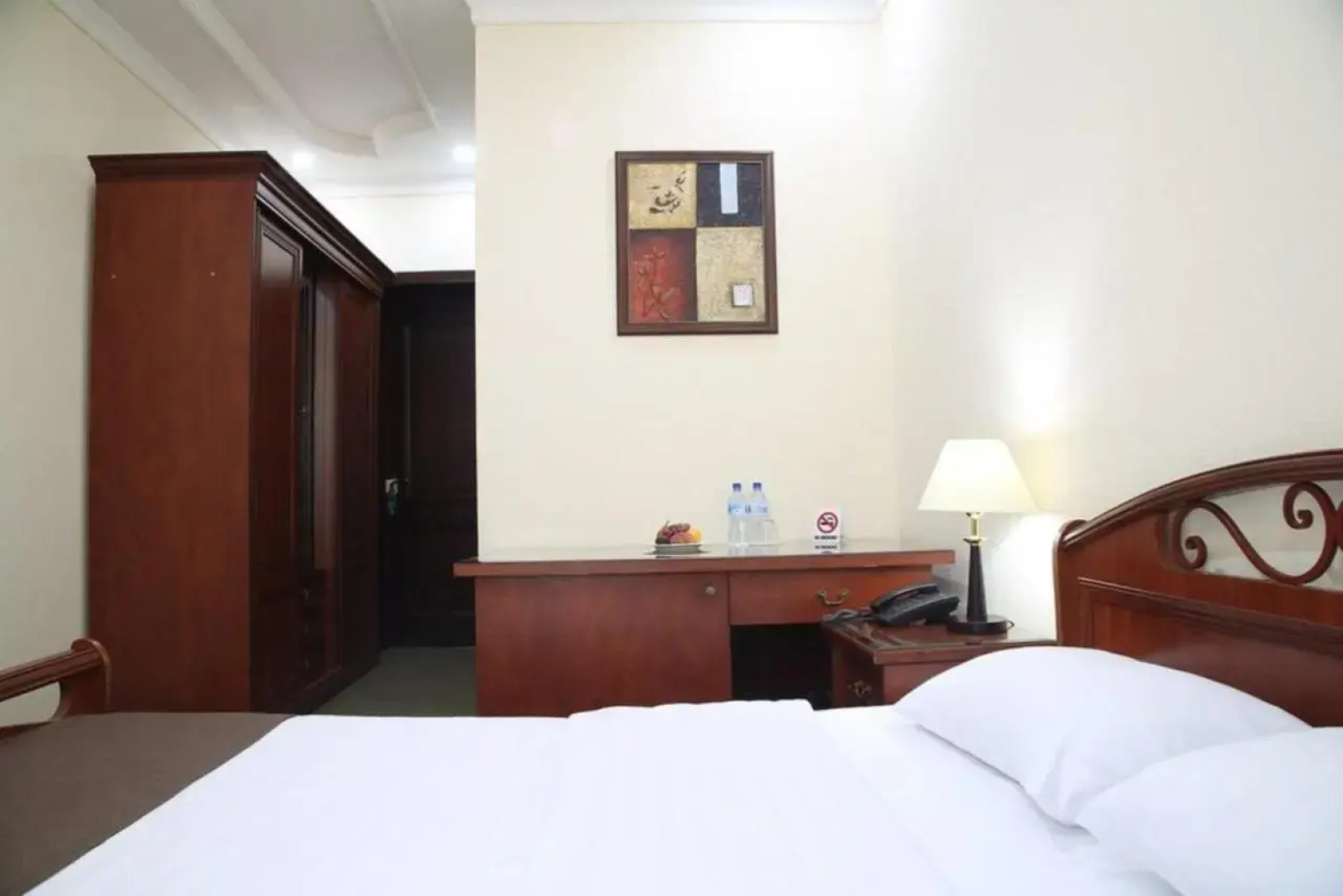 Отель Grand Nur