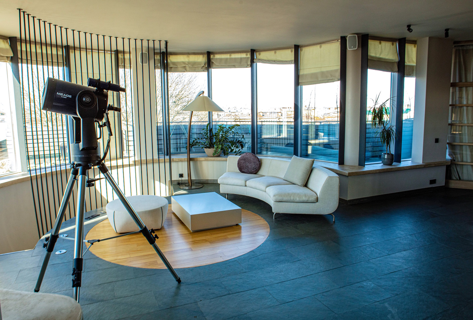 Апартаменты с террасой и видом на Петербург