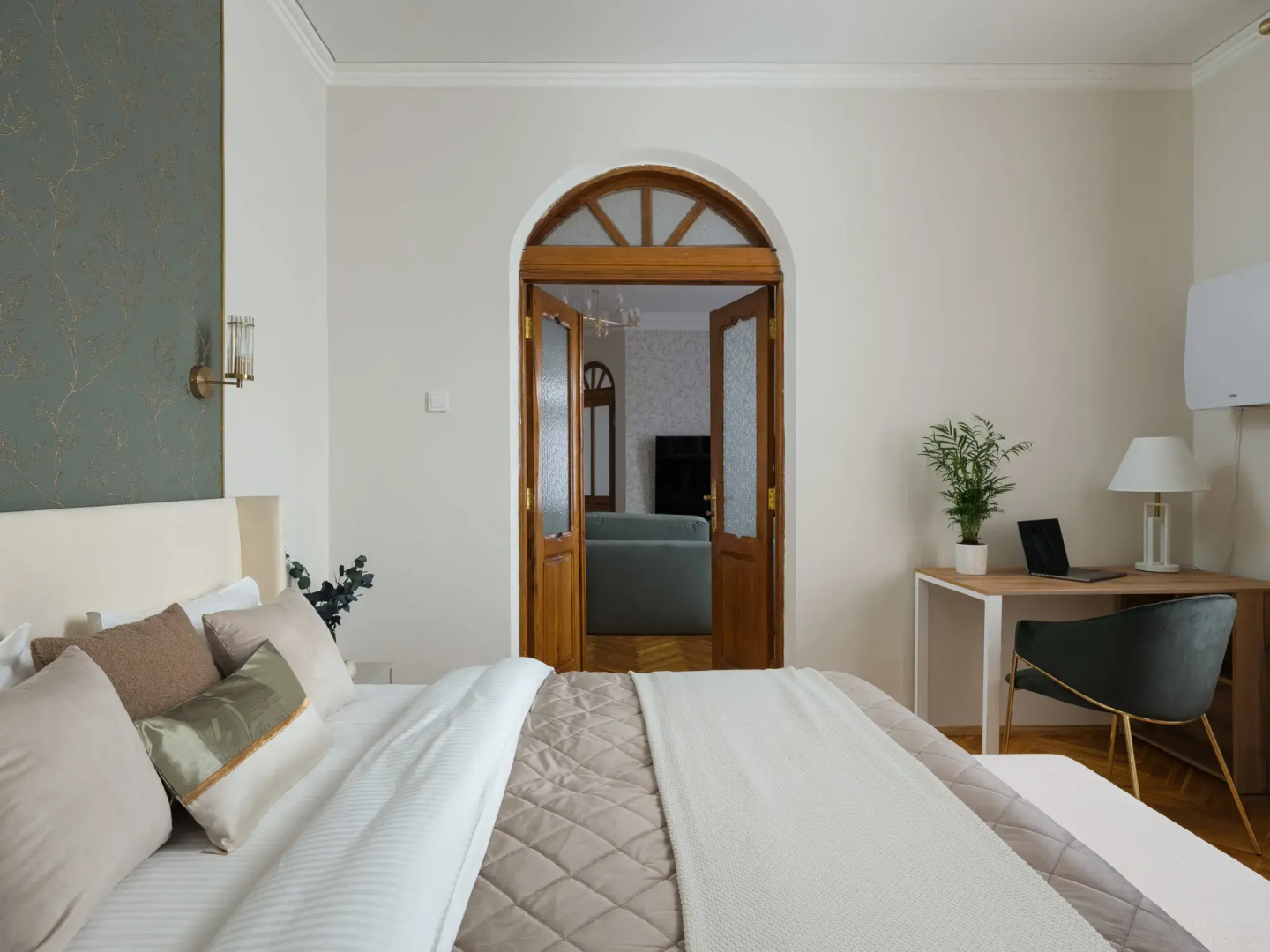 Квартира GM Apartments Новая и тихая Трехкомнатная на Тверской