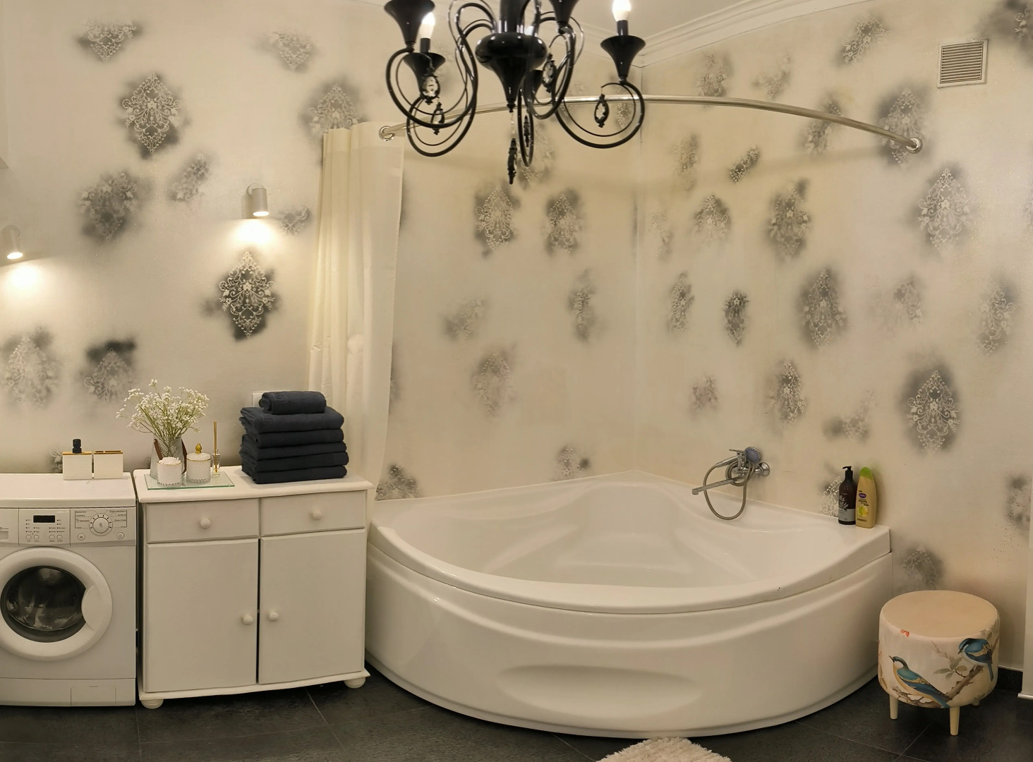 Апартаменты Белоснежные в центре, Вокзал, двушка