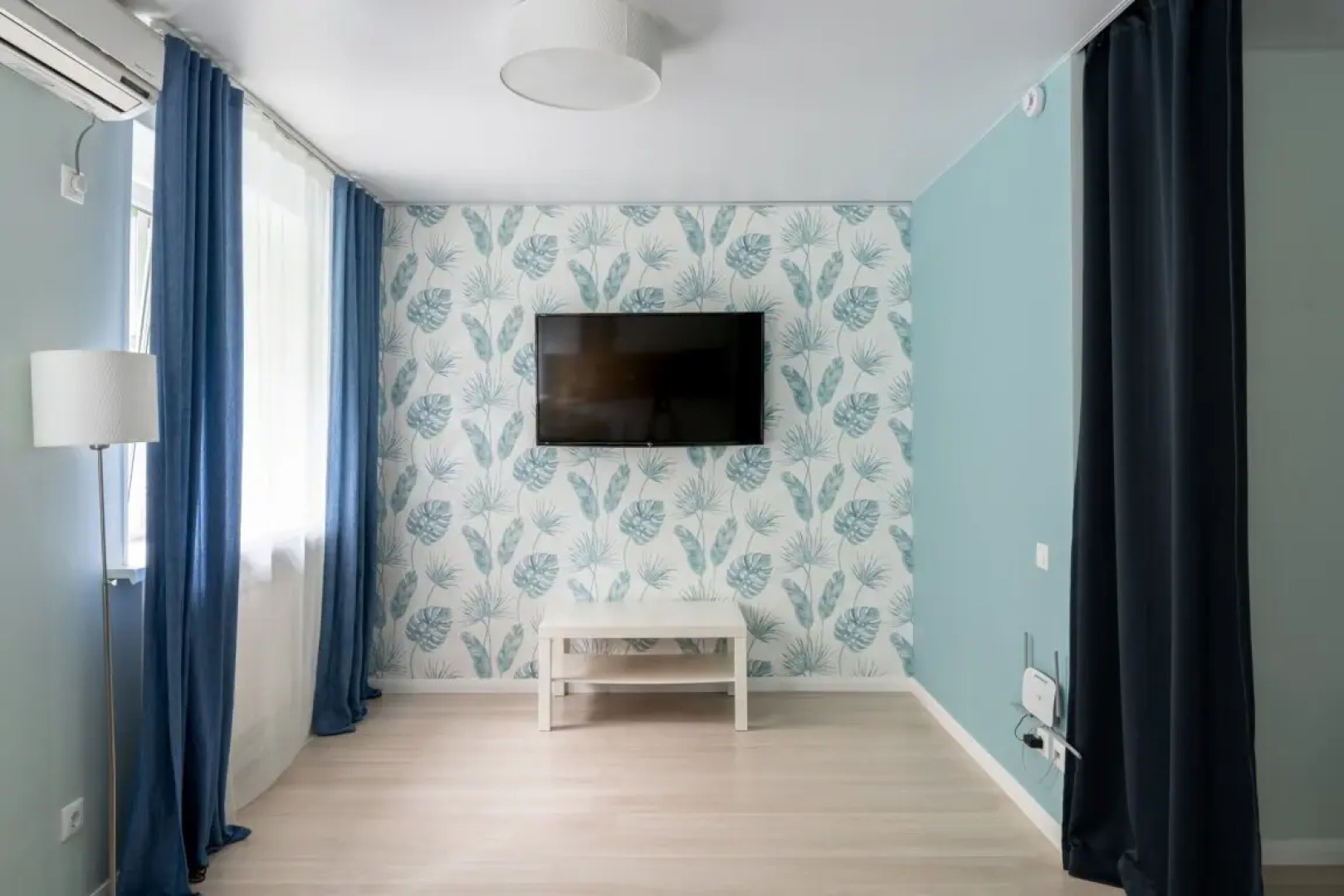 Апартаменты классическая студия с двуспальной кроватью и диваном