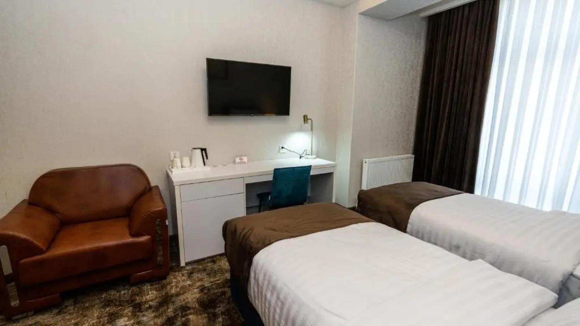 Отель Garnet Mir