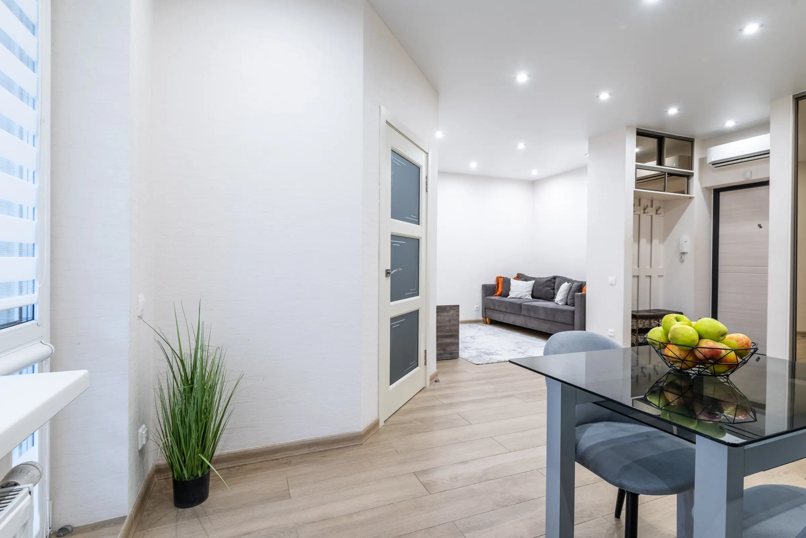 Квартира на сутки Центр Новый дом Кондиционер Wi-Fi Кухня объединена с жилой зоной Отдельная спальня