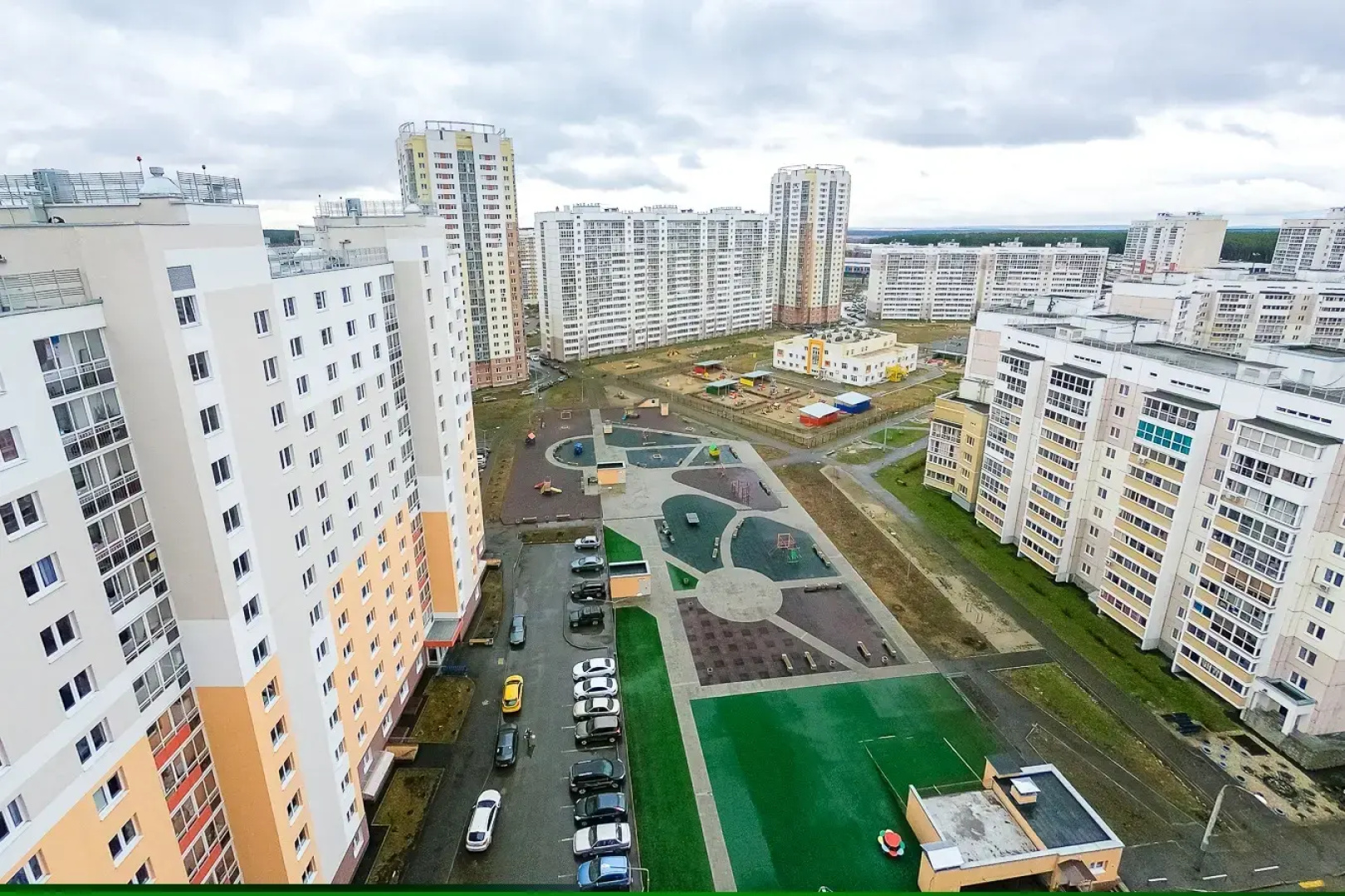 Оливка однокомнатная квартира на 17 этаже
