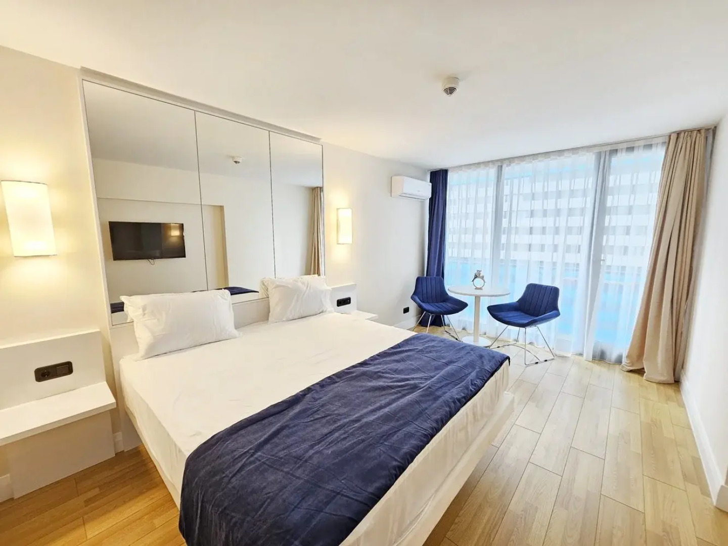 Apartments BA04 Homerent @ Orbi City D1