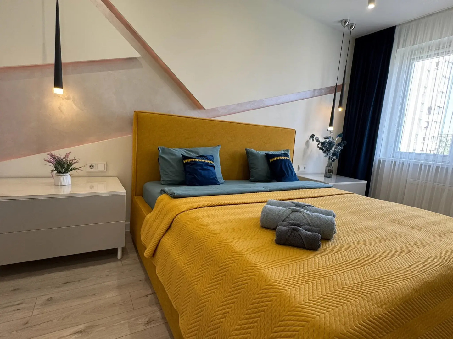 Апартаменты на Курчатова 24 - 2 комнаты