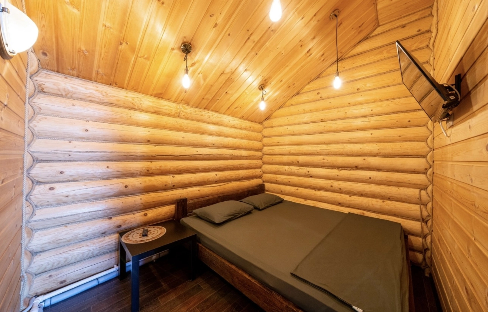 Частный дом с баней и открытым бассейном