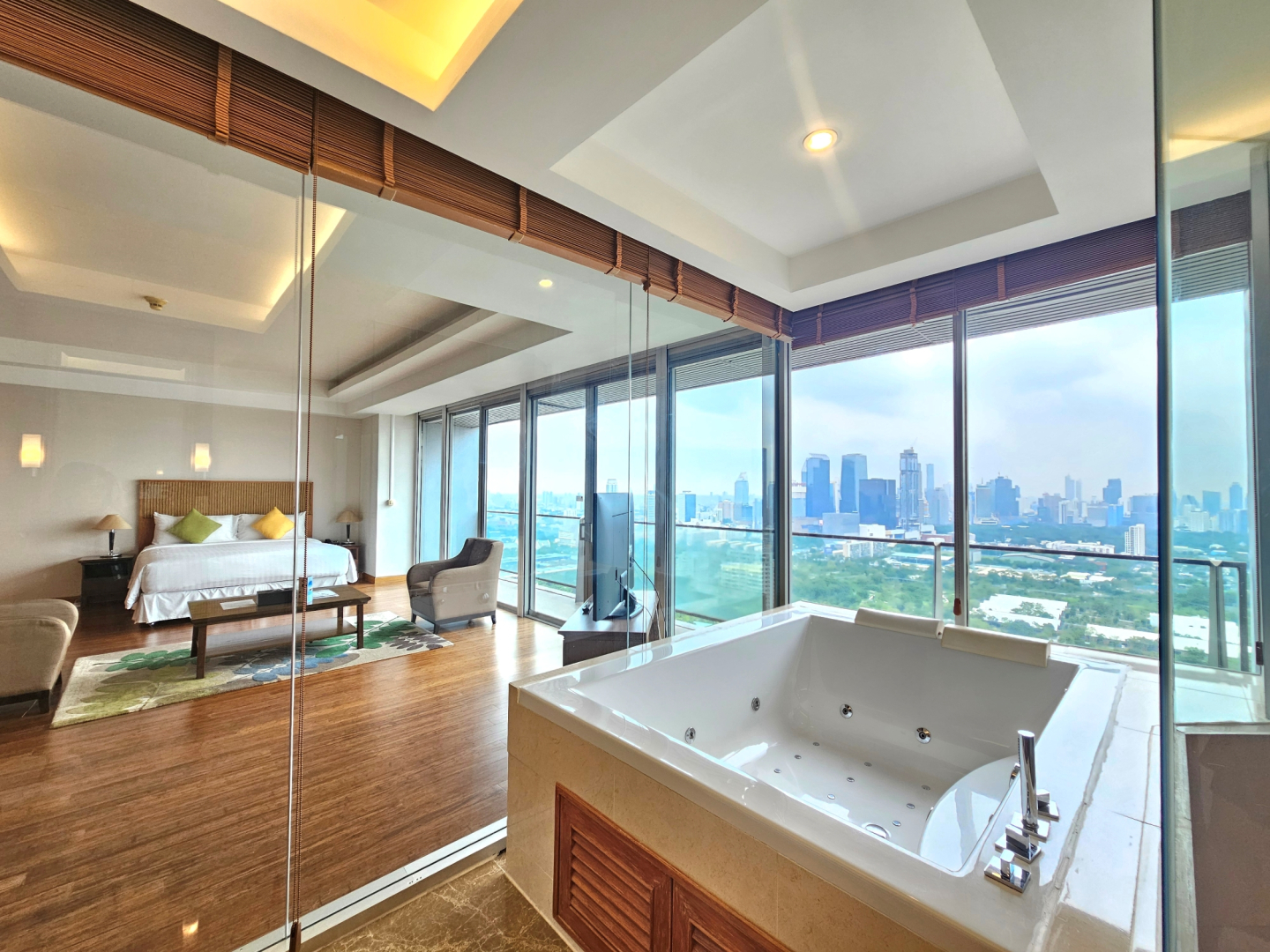 Отель Column Bangkok Hotel