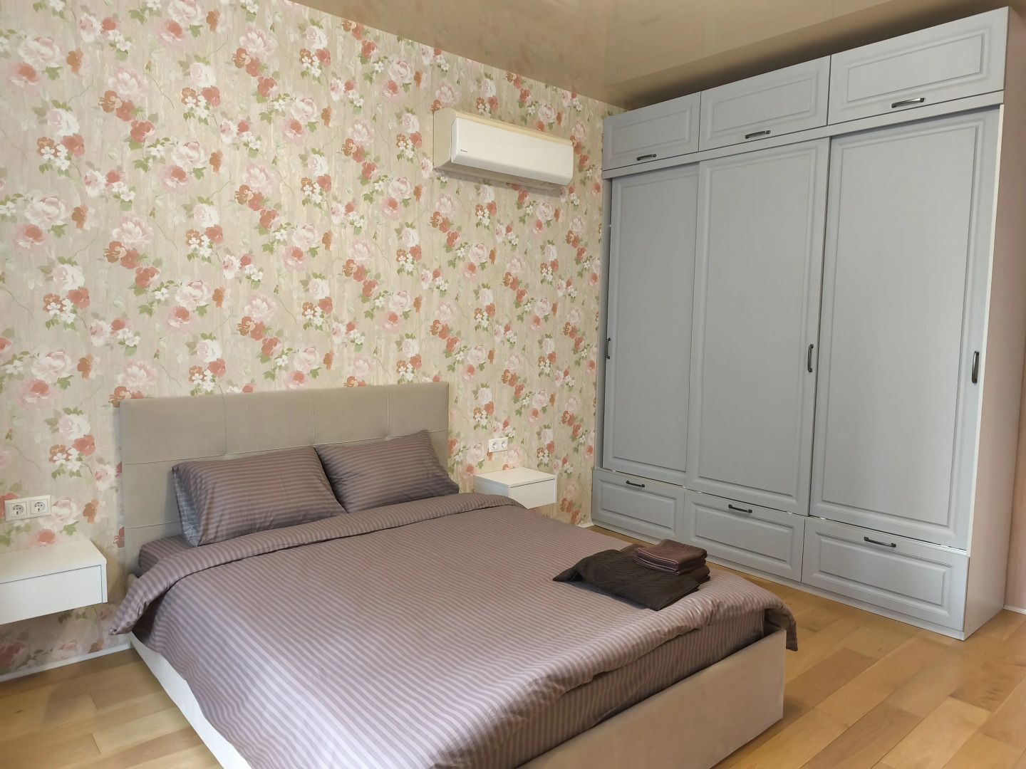 Квартира просторная на Богдана Хмельницкого