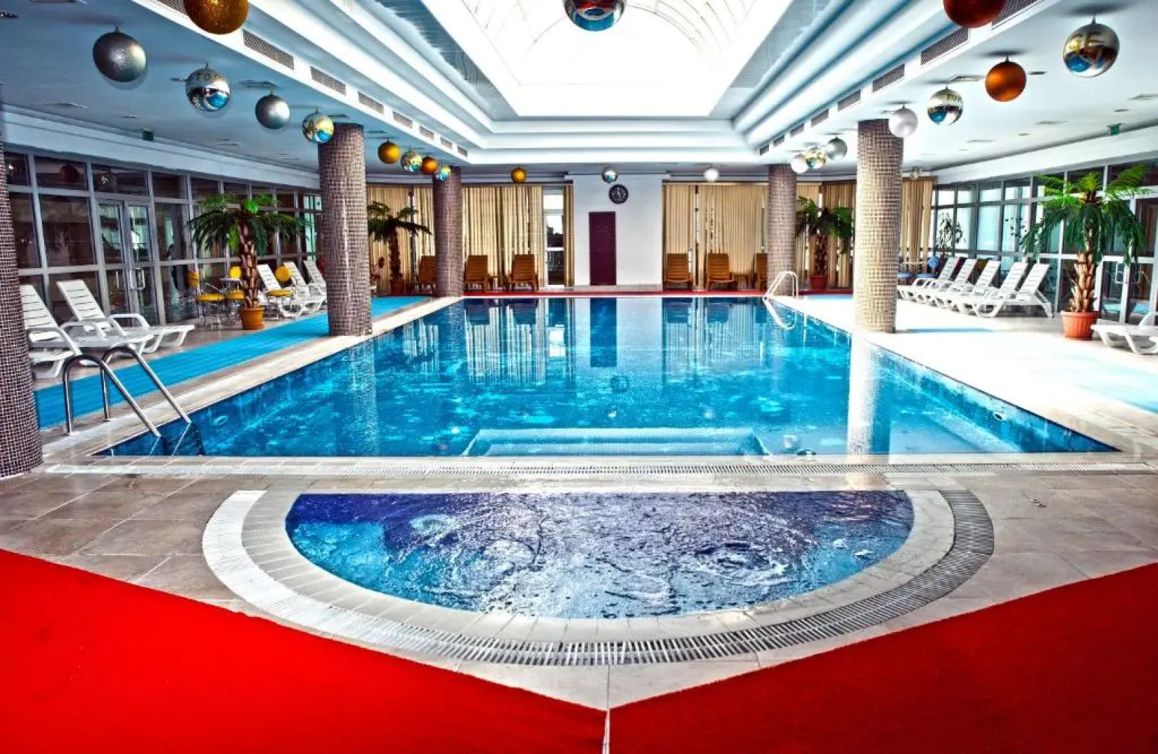 Отель Grand Hotel Victory