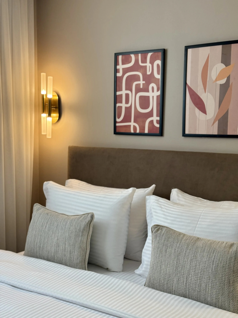 Отель Weingart Suites