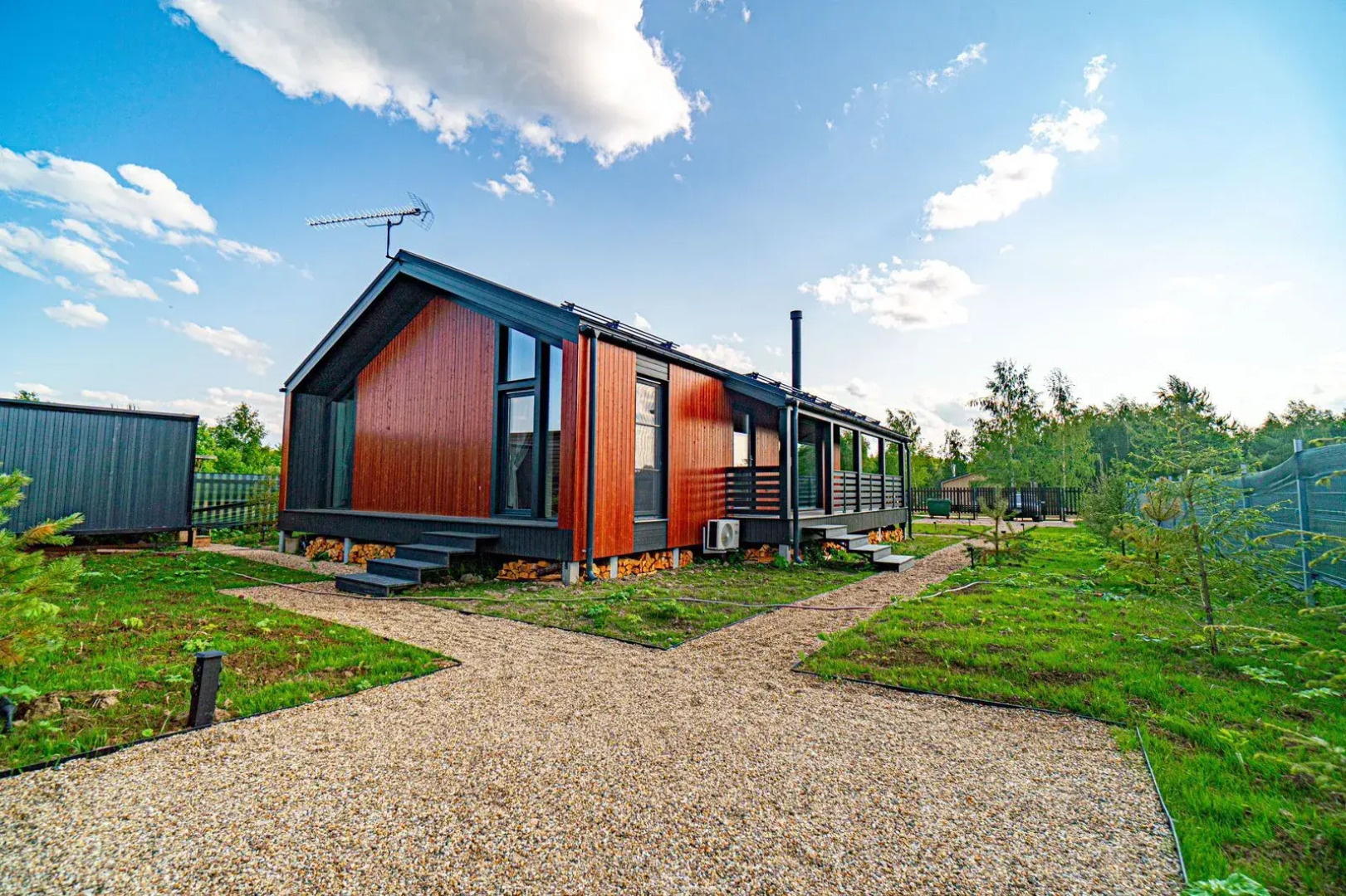 Частный дом LuckyHomeRent Домик в золотых песках