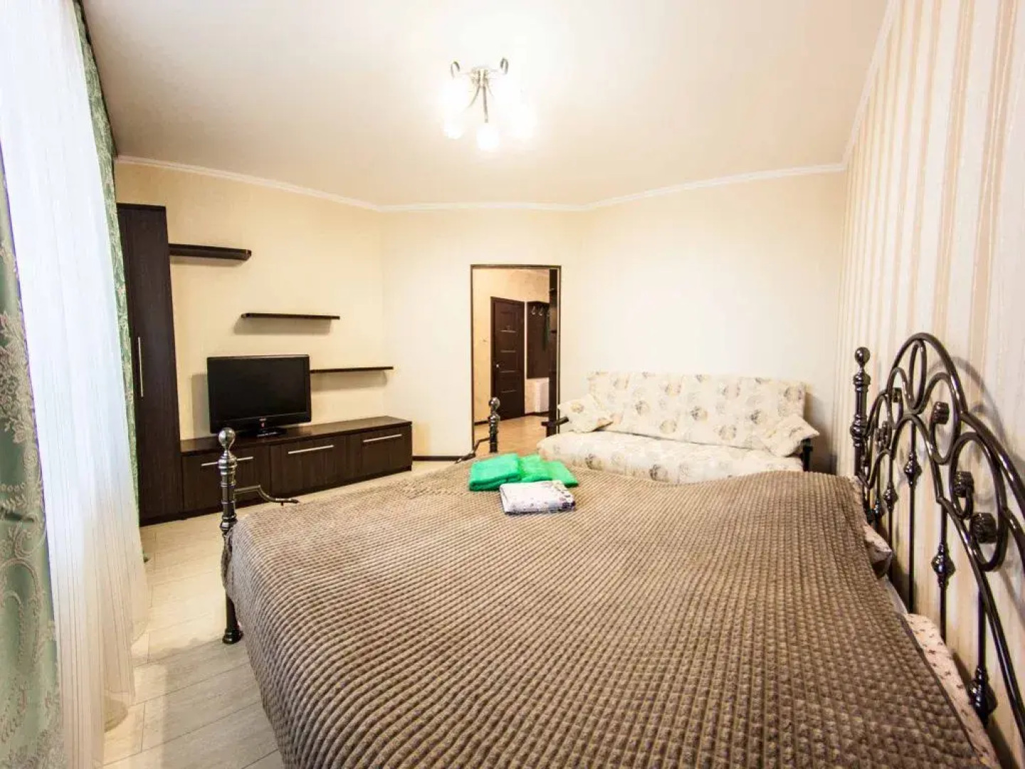 Апартаменты Хом-Сити на Фабричной 9