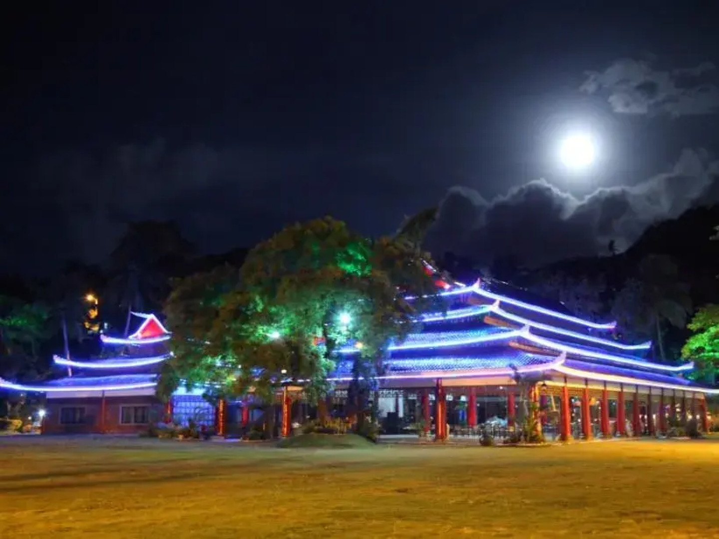 Отель Dakak Park and Beach Resort