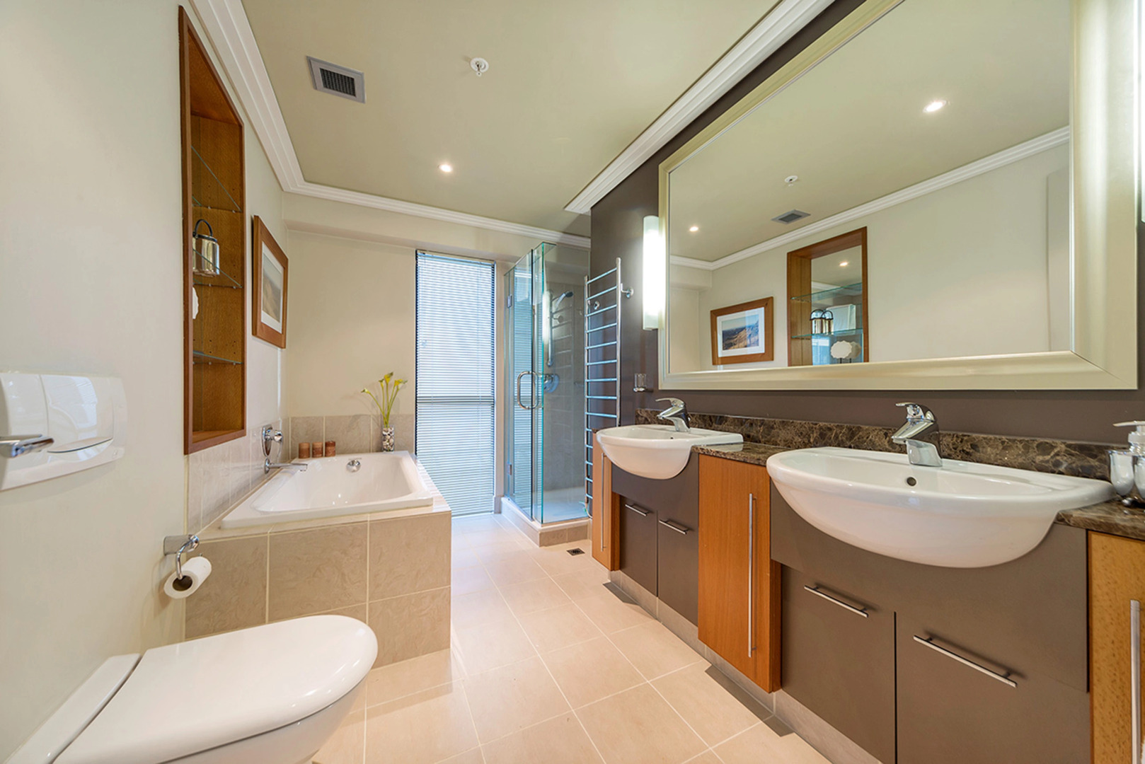 Апартаменты Waterfront Suites in the Heart of Auckland