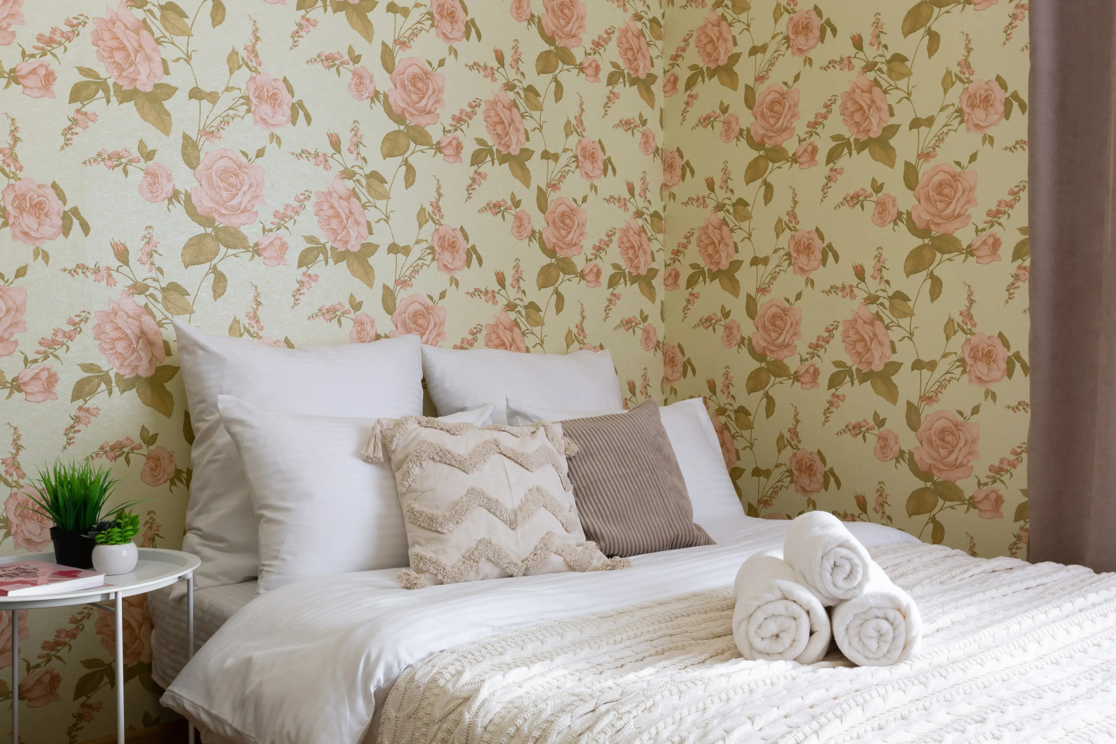 Апартаменты 2комнатные с балконом в мкр "Зеленый Бор"