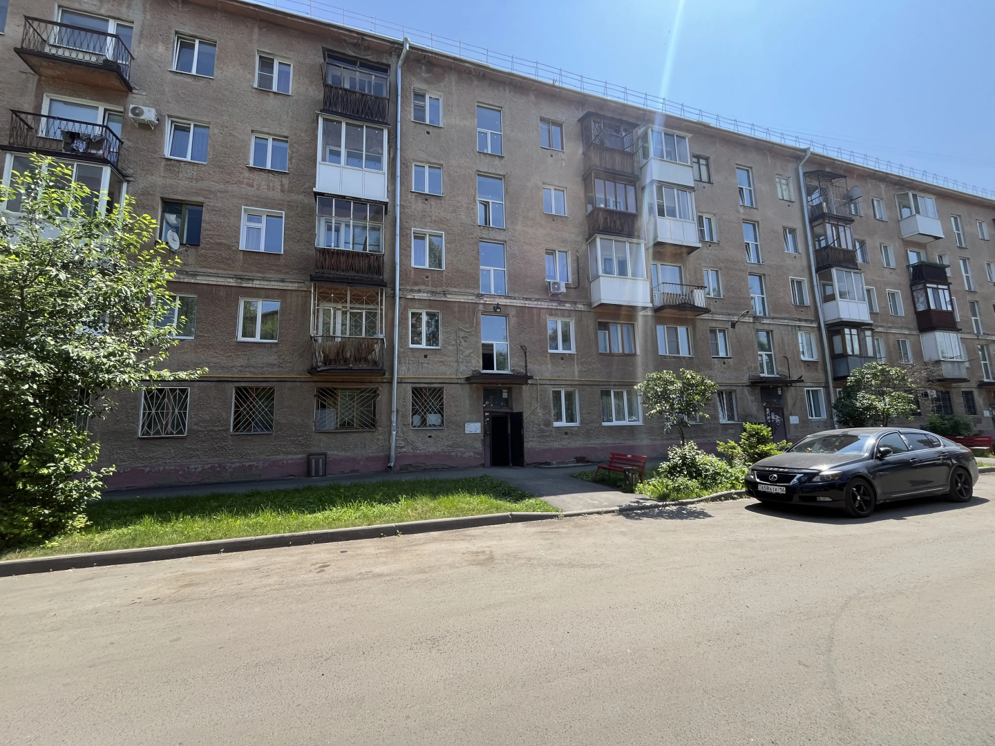 Апартаменты Unique Apart Каштан рядом с РИАцентром, КузГТУ и кинотеатром Космос на Демьяна Бедного 3