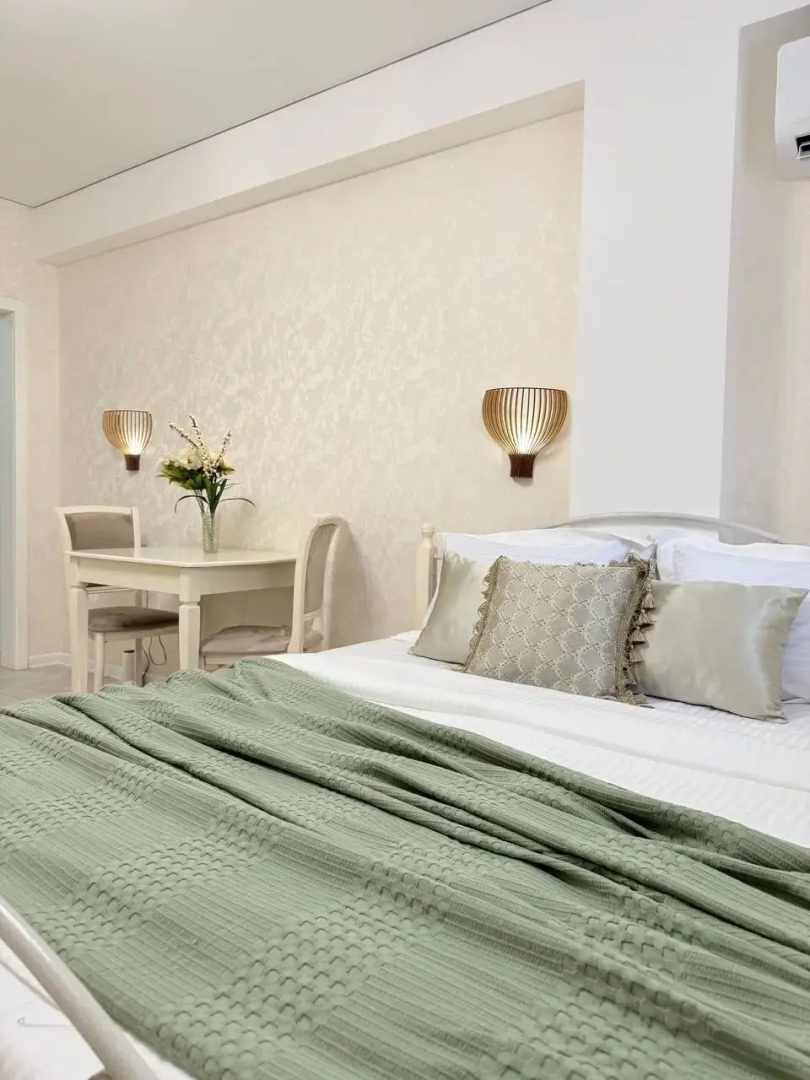 Апартаменты Студия возле Моря для Двоих на цокольном этаже