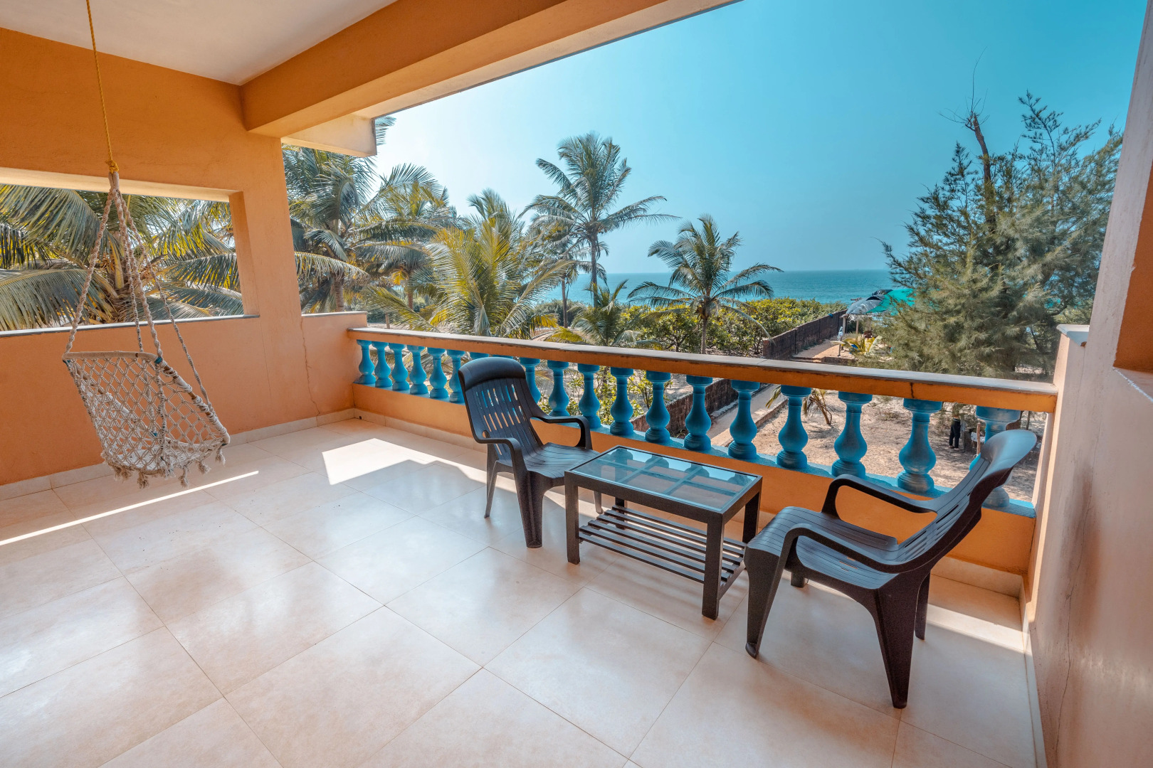 Отель Kay's By The Sea